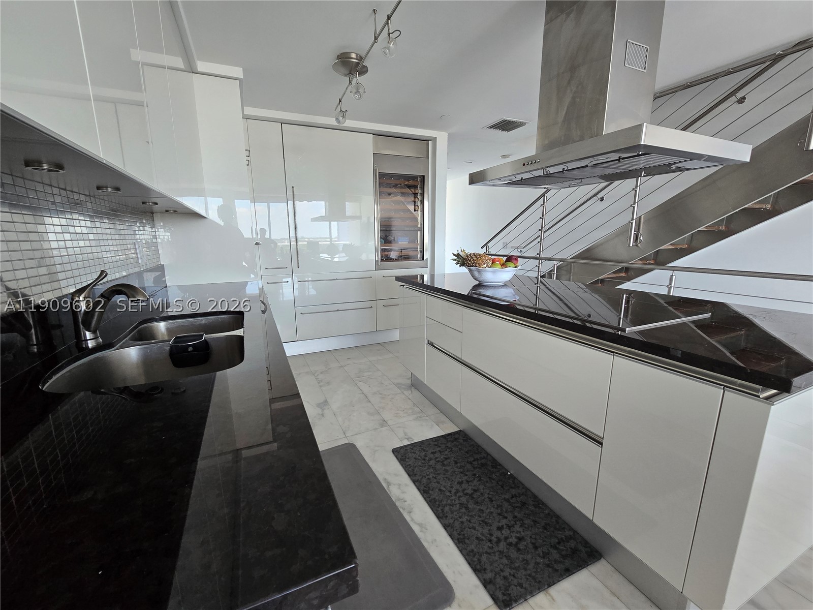 2950 NE 188th St #501, Aventura FL 33180
