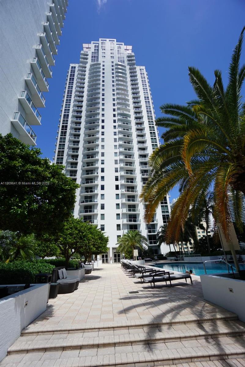 1060 Brickell Ave #1411, Miami FL 33131