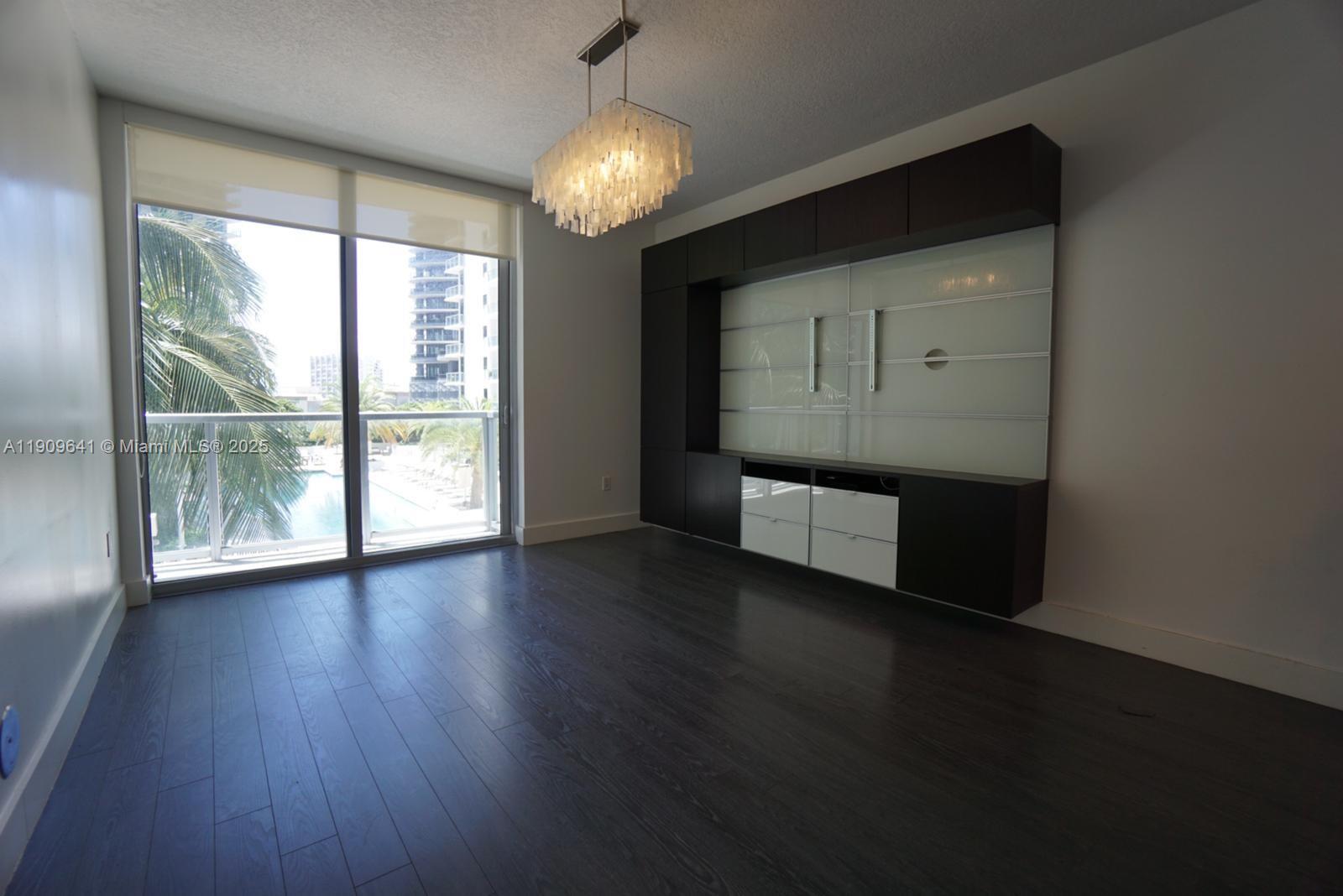 1060 Brickell Ave #1411, Miami FL 33131