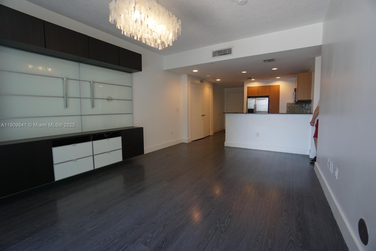 1060 Brickell Ave #1411, Miami FL 33131