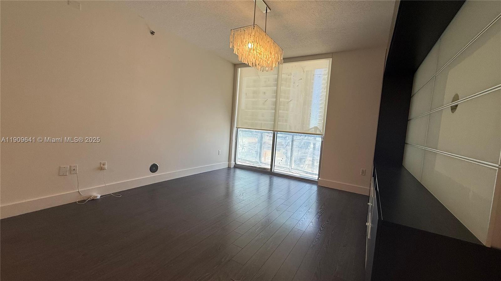 1060 Brickell Ave #1411, Miami FL 33131