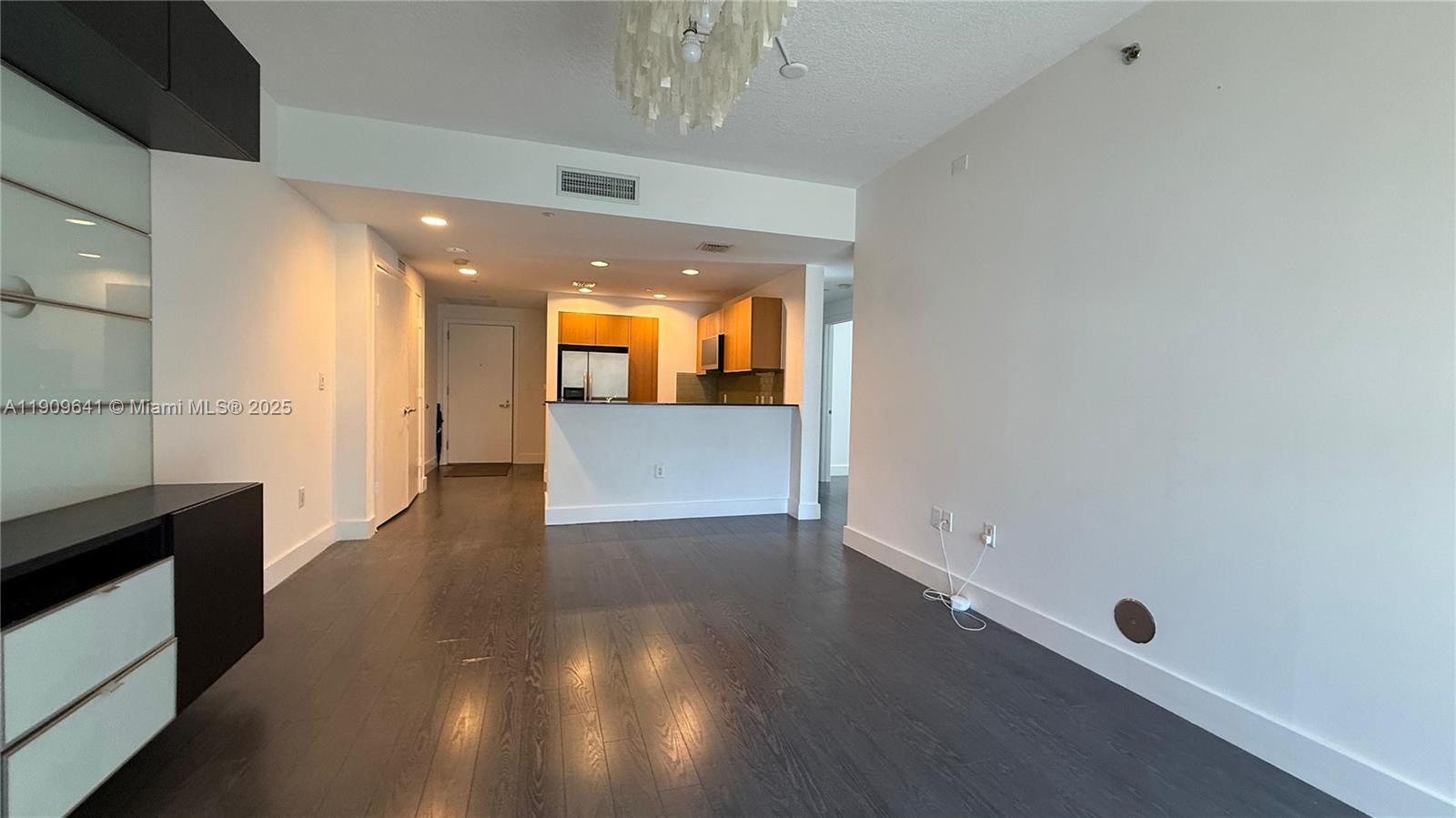 1060 Brickell Ave #1411, Miami FL 33131