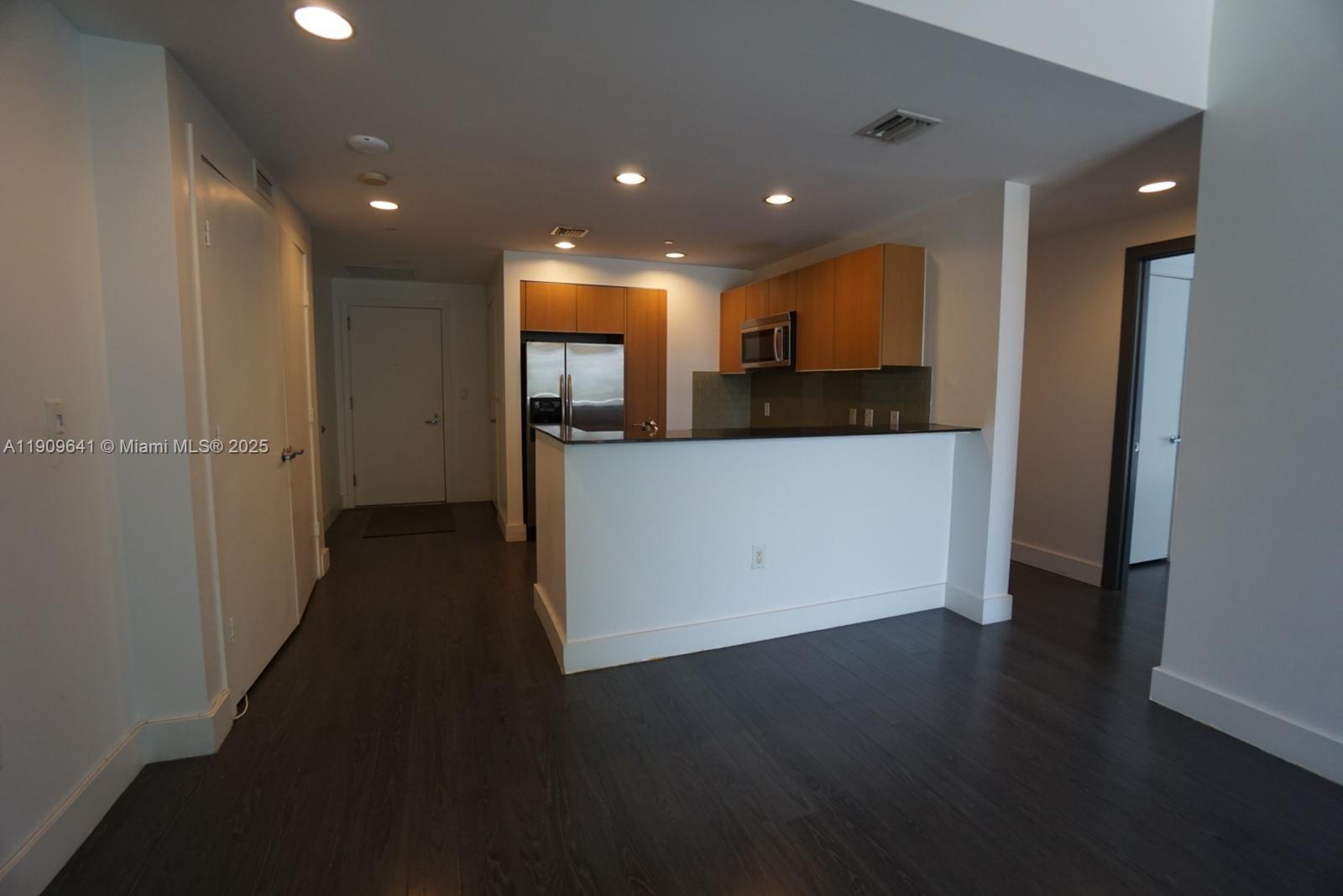 1060 Brickell Ave #1411, Miami FL 33131