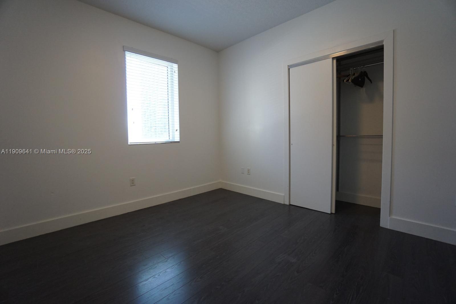 1060 Brickell Ave #1411, Miami FL 33131