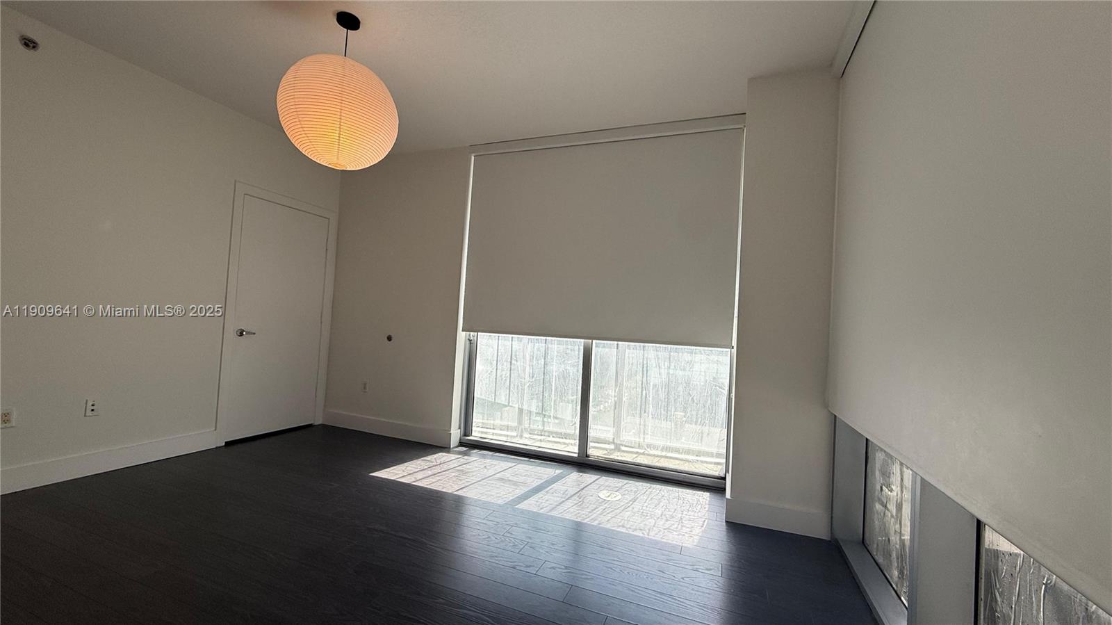 1060 Brickell Ave #1411, Miami FL 33131