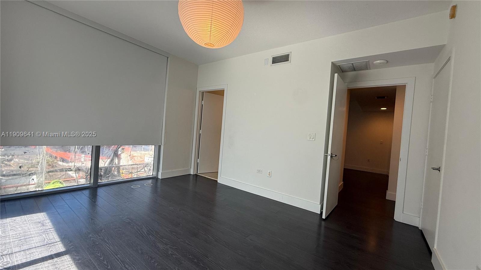 1060 Brickell Ave #1411, Miami FL 33131