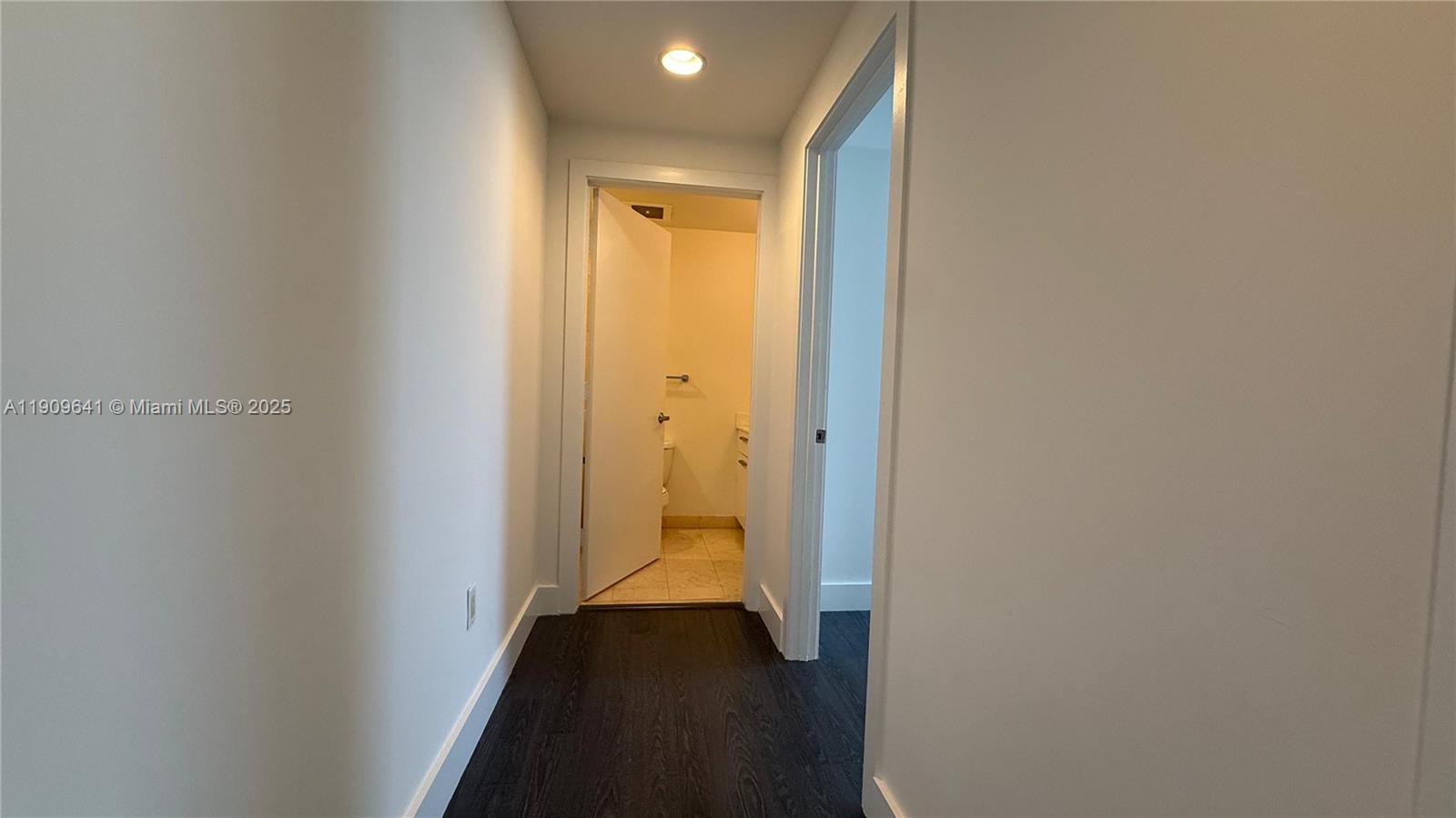 1060 Brickell Ave #1411, Miami FL 33131