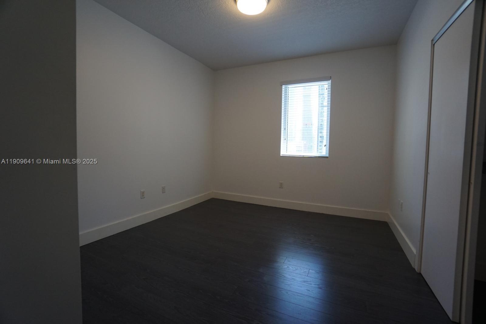 1060 Brickell Ave #1411, Miami FL 33131