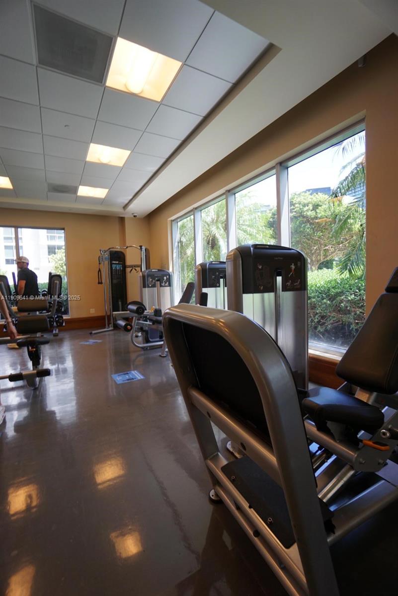 1060 Brickell Ave #1411, Miami FL 33131