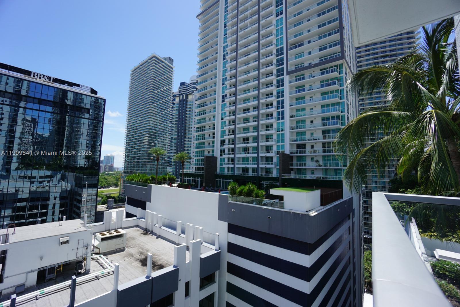 1060 Brickell Ave #1411, Miami FL 33131