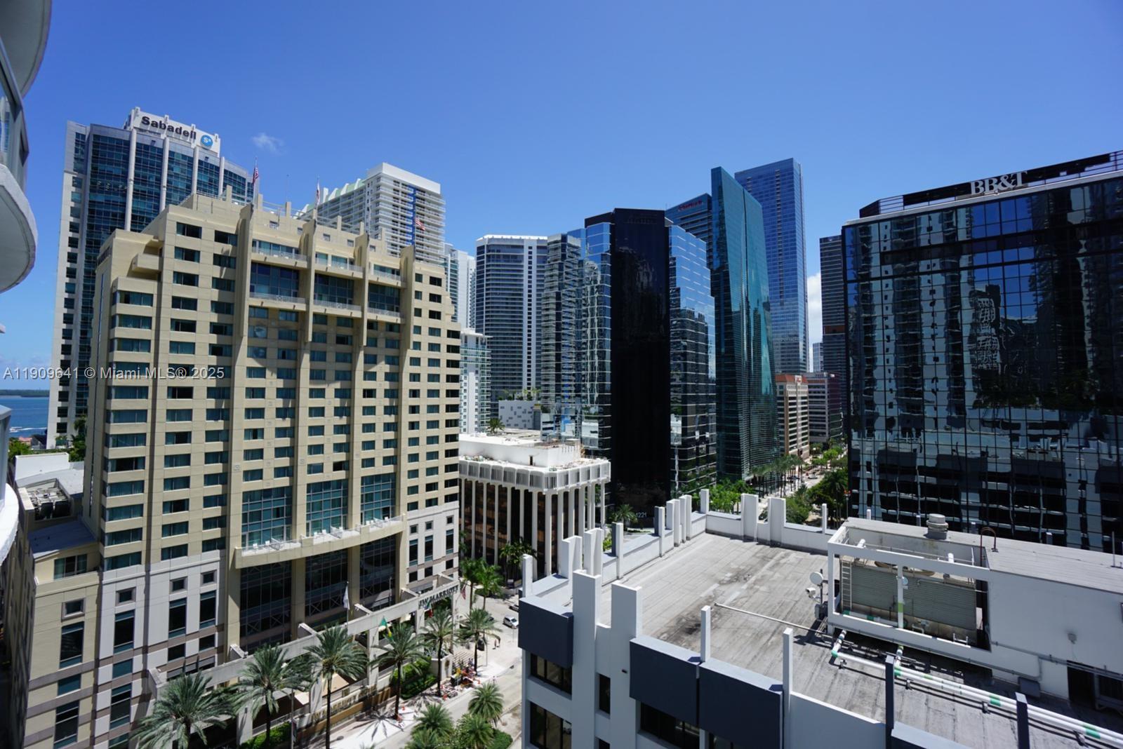 1060 Brickell Ave #1411, Miami FL 33131