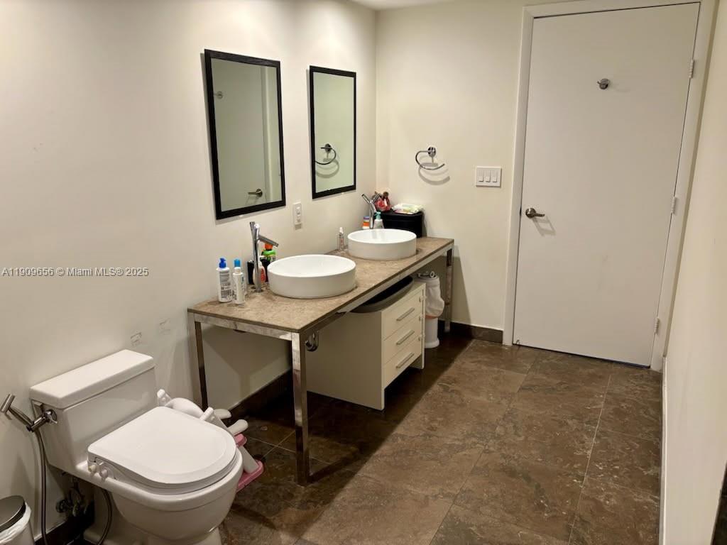 465 Brickell Ave #5402, Miami FL 33131