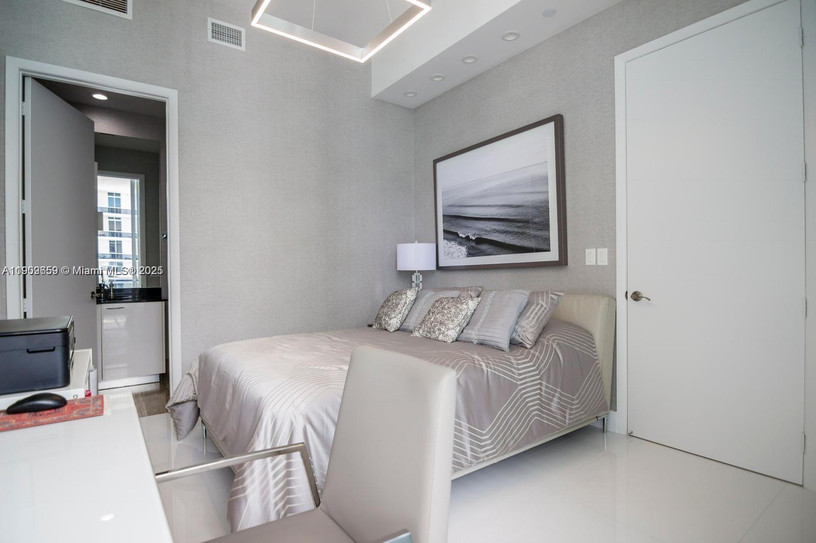 15901 Collins Ave #4002, Sunny Isles Beach FL 33160
