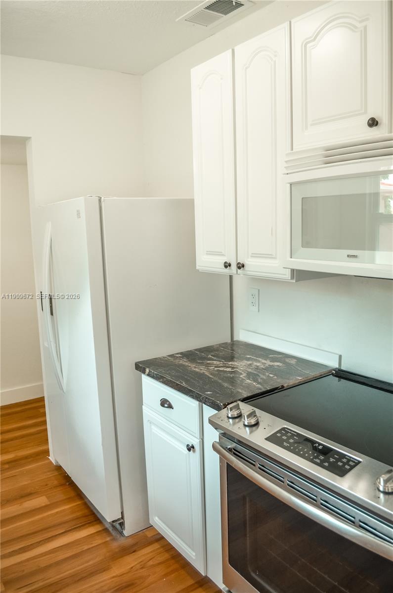 707 N J St, Lake Worth FL 33460