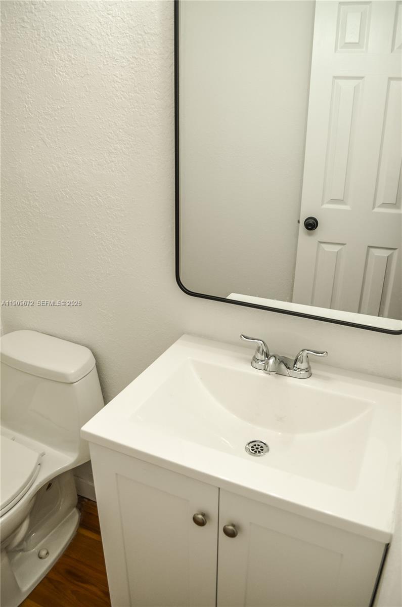 707 N J St, Lake Worth FL 33460