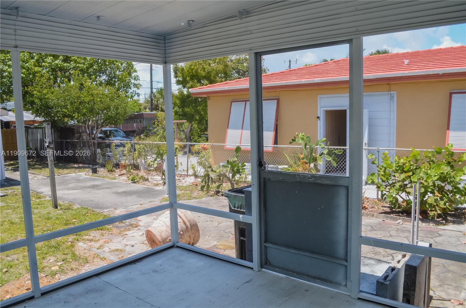 707 N J St, Lake Worth FL 33460