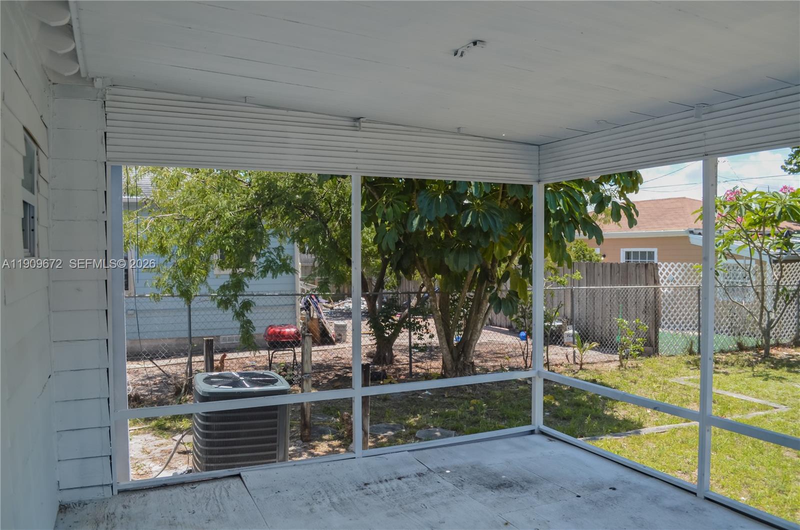 707 N J St, Lake Worth FL 33460