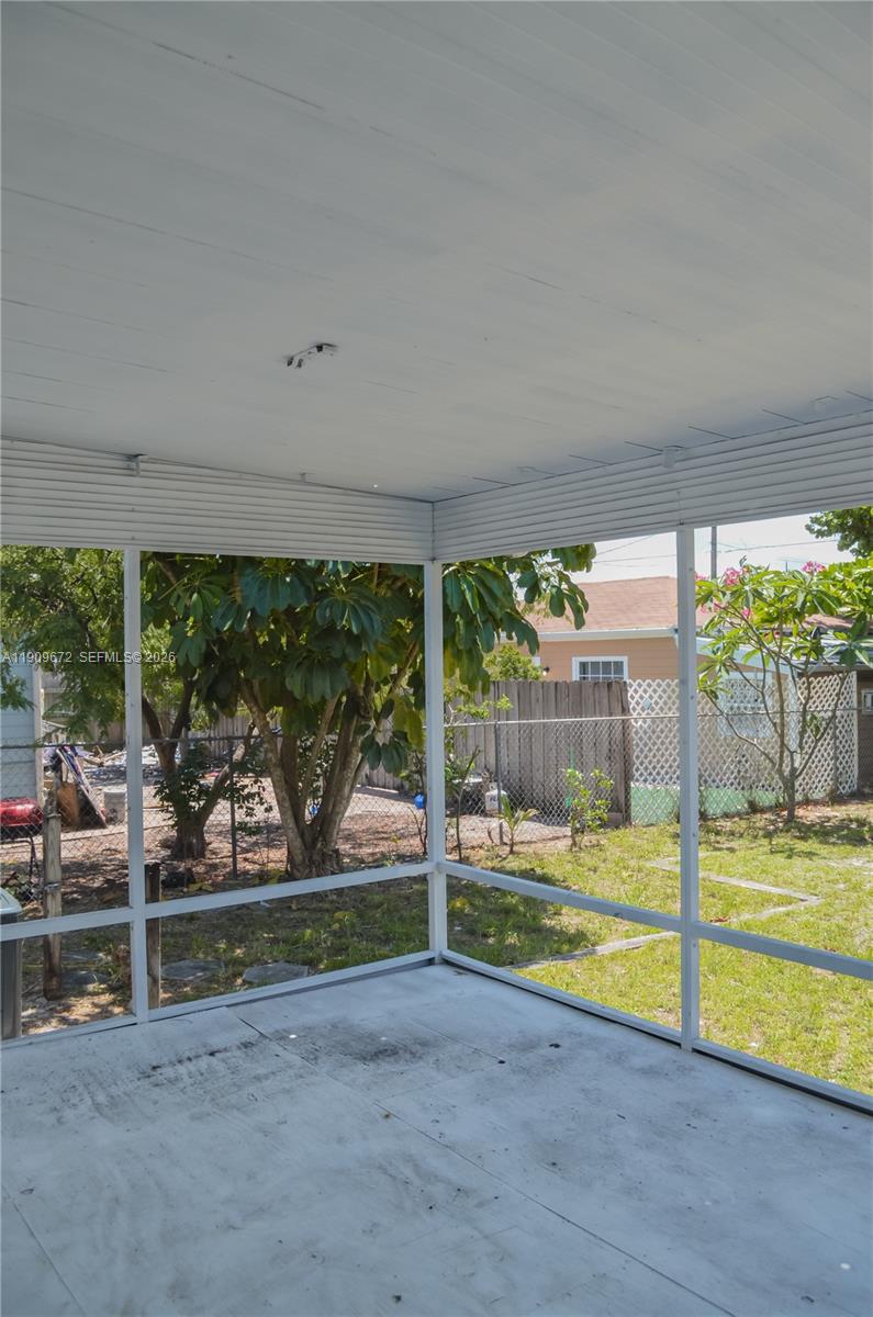 707 N J St, Lake Worth FL 33460