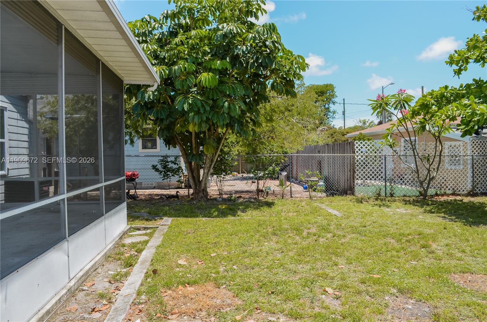 707 N J St, Lake Worth FL 33460
