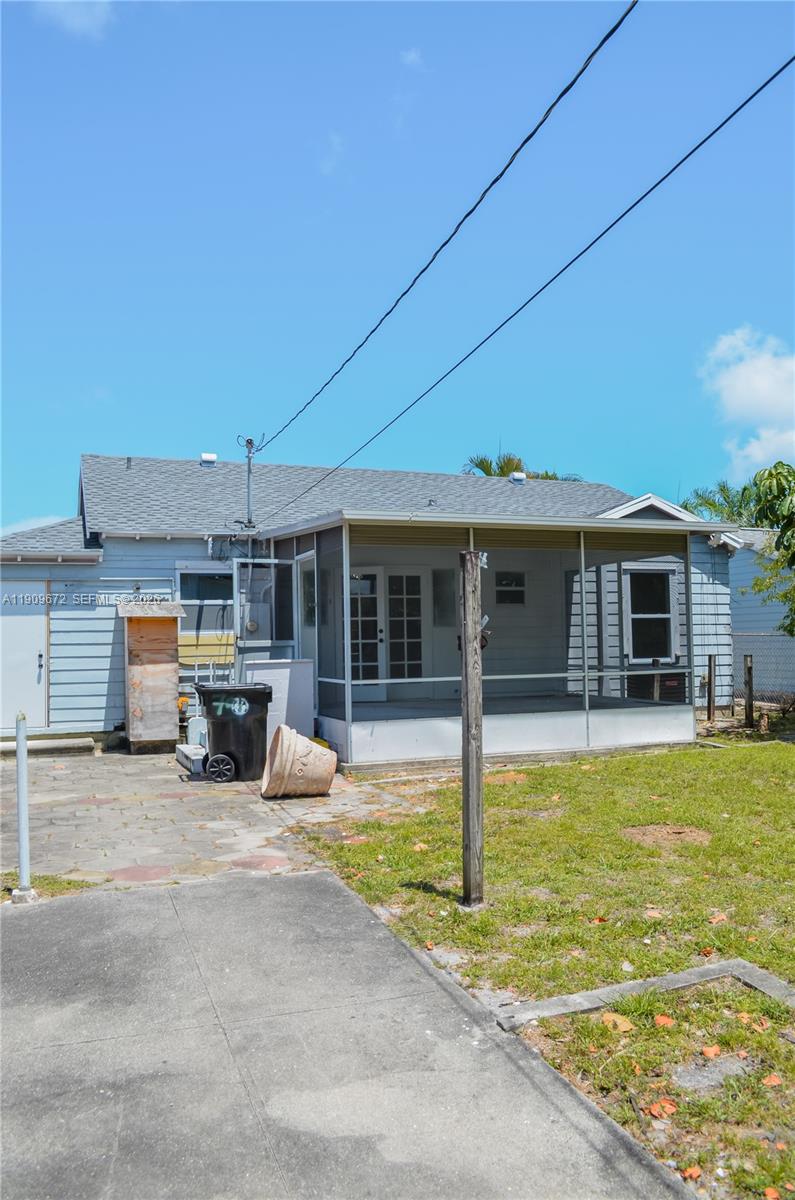 707 N J St, Lake Worth FL 33460