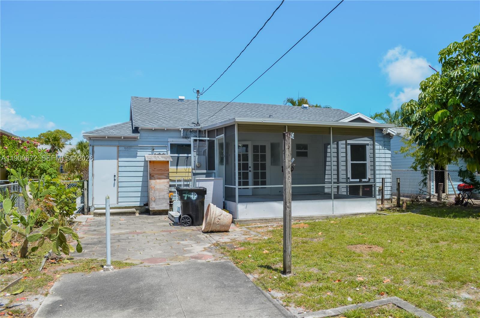 707 N J St, Lake Worth FL 33460