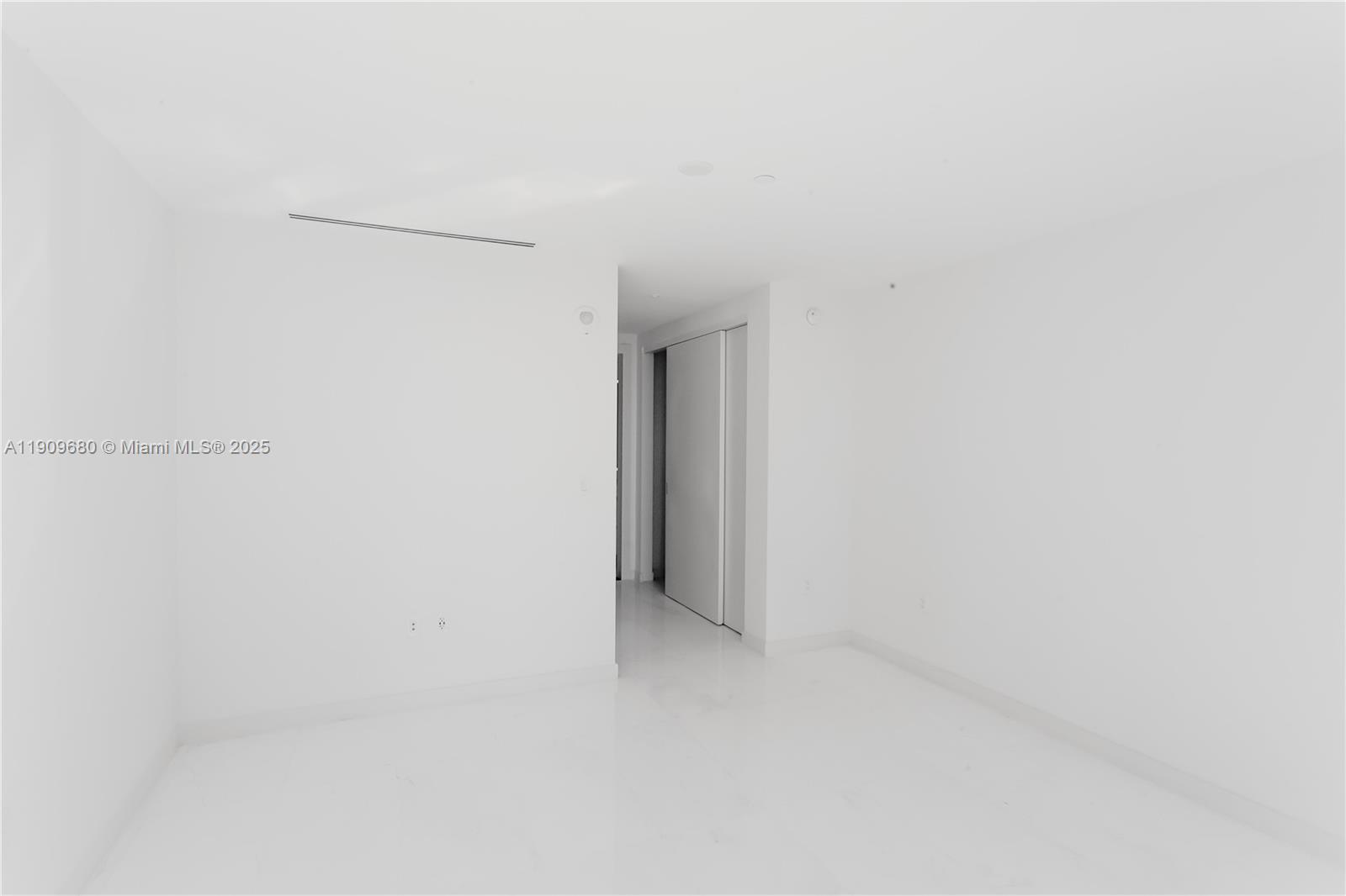 300 Biscayne Blvd Way #1003, Miami FL 33131