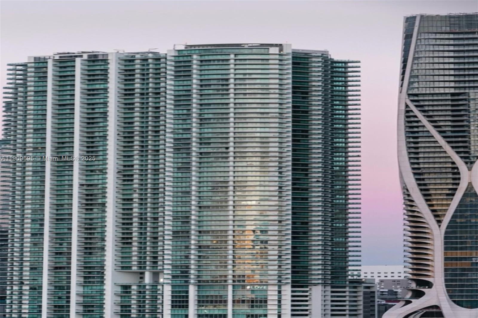 900 Biscayne Blvd #702, Miami FL 33132