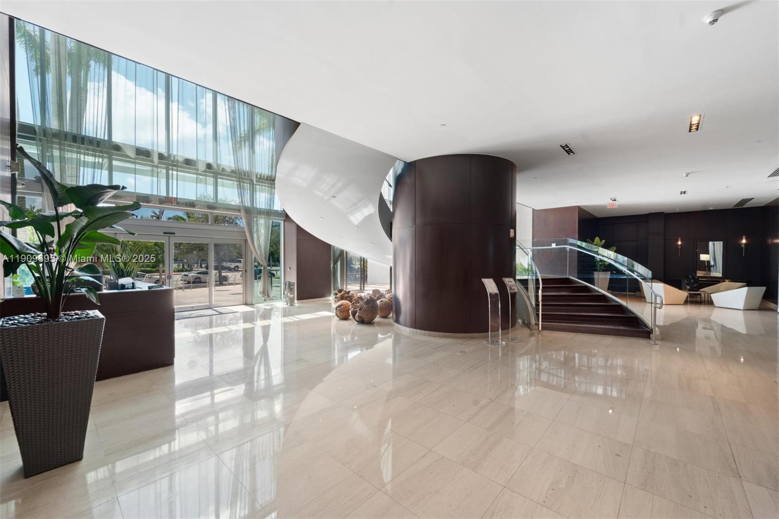 900 Biscayne Blvd #702, Miami FL 33132