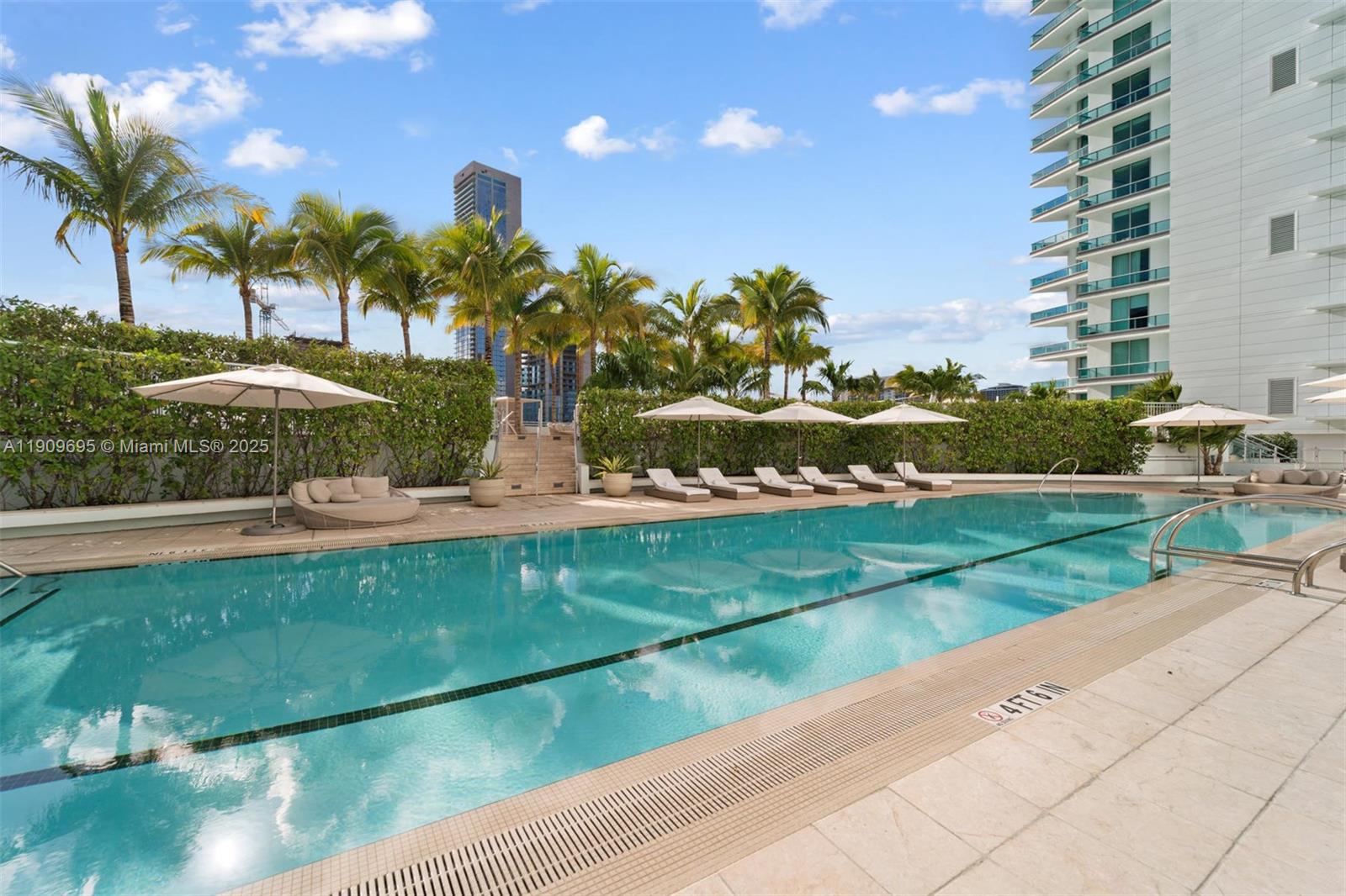 900 Biscayne Blvd #702, Miami FL 33132