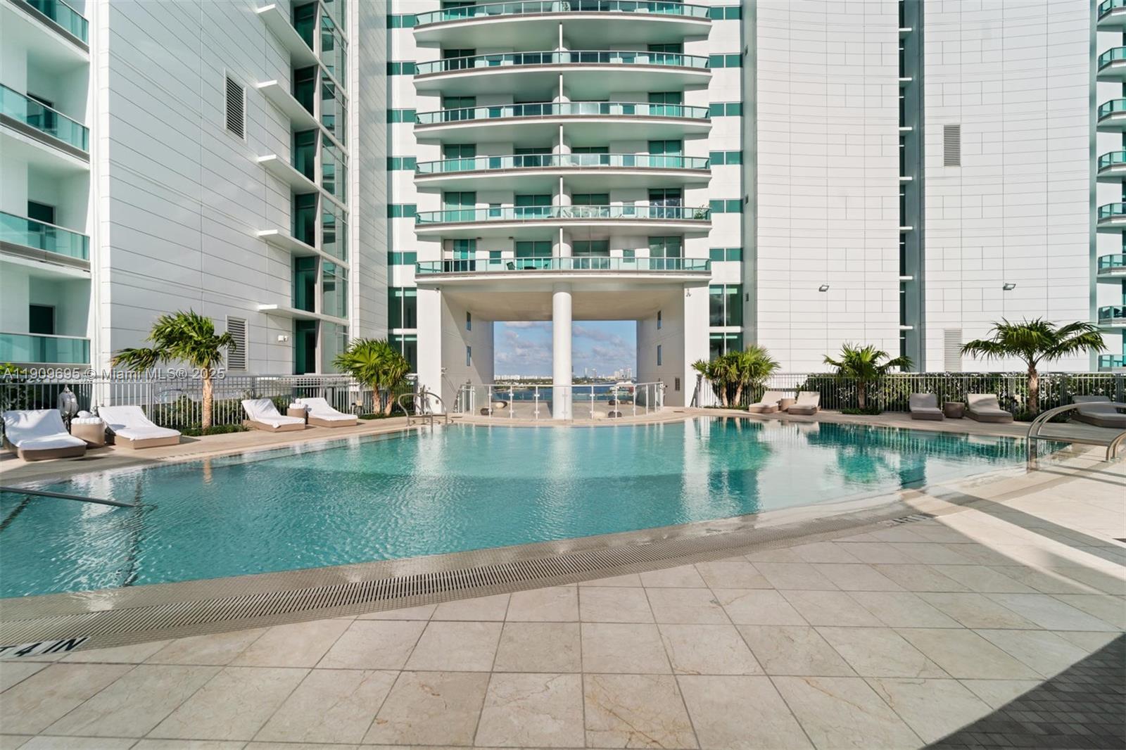 900 Biscayne Blvd #702, Miami FL 33132