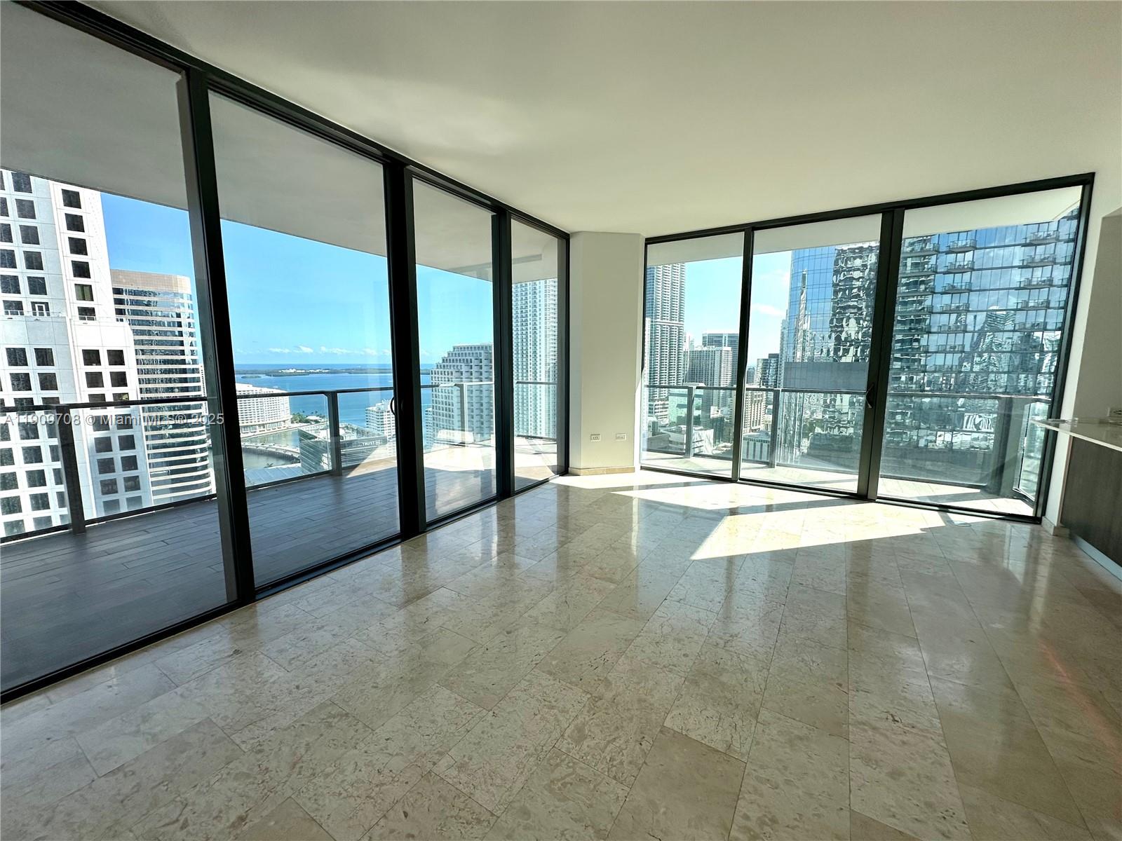 68 SE 6th St #2801, Miami FL 33131