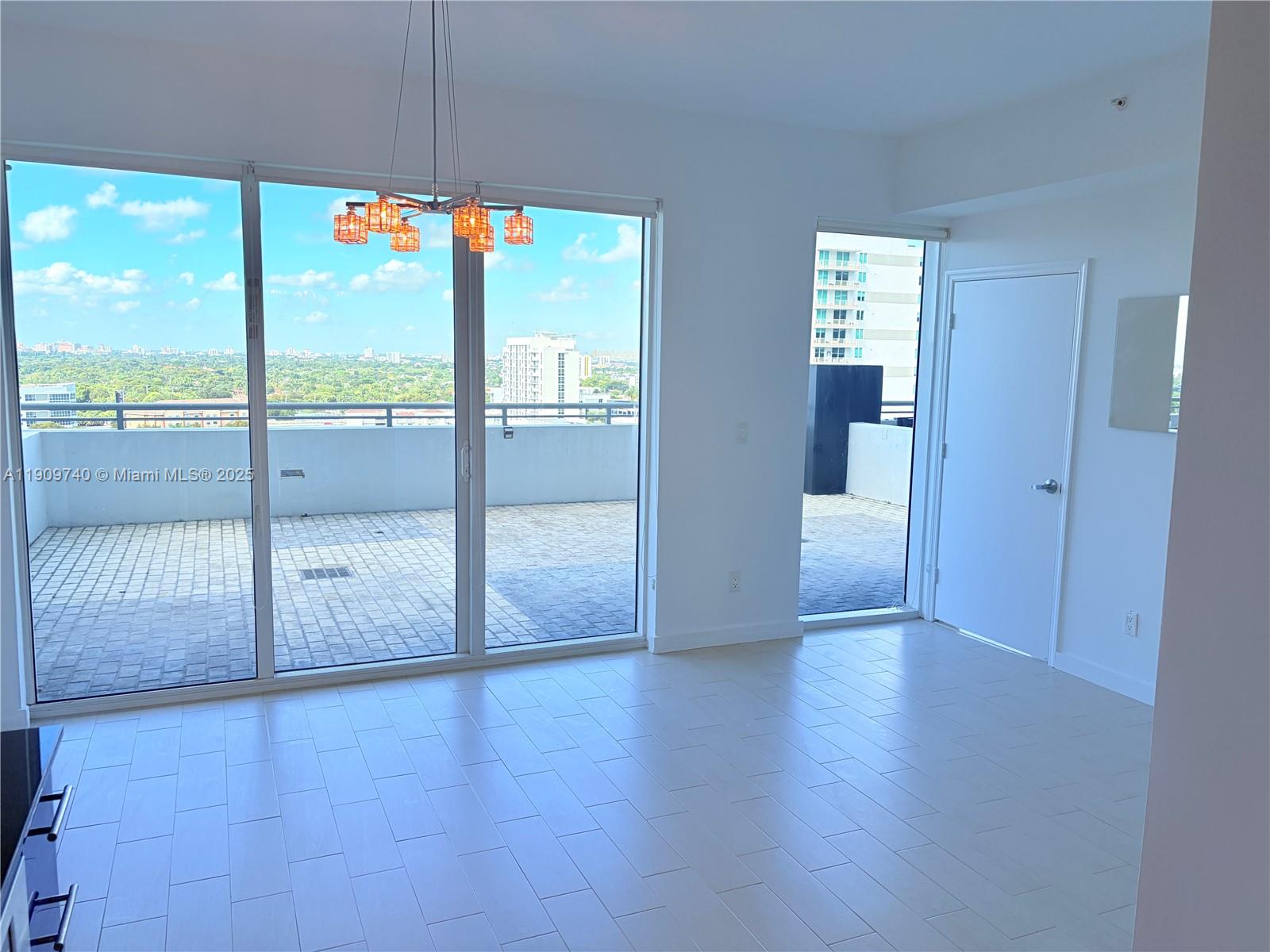 60 SW 13th St #1119, Miami FL 33130