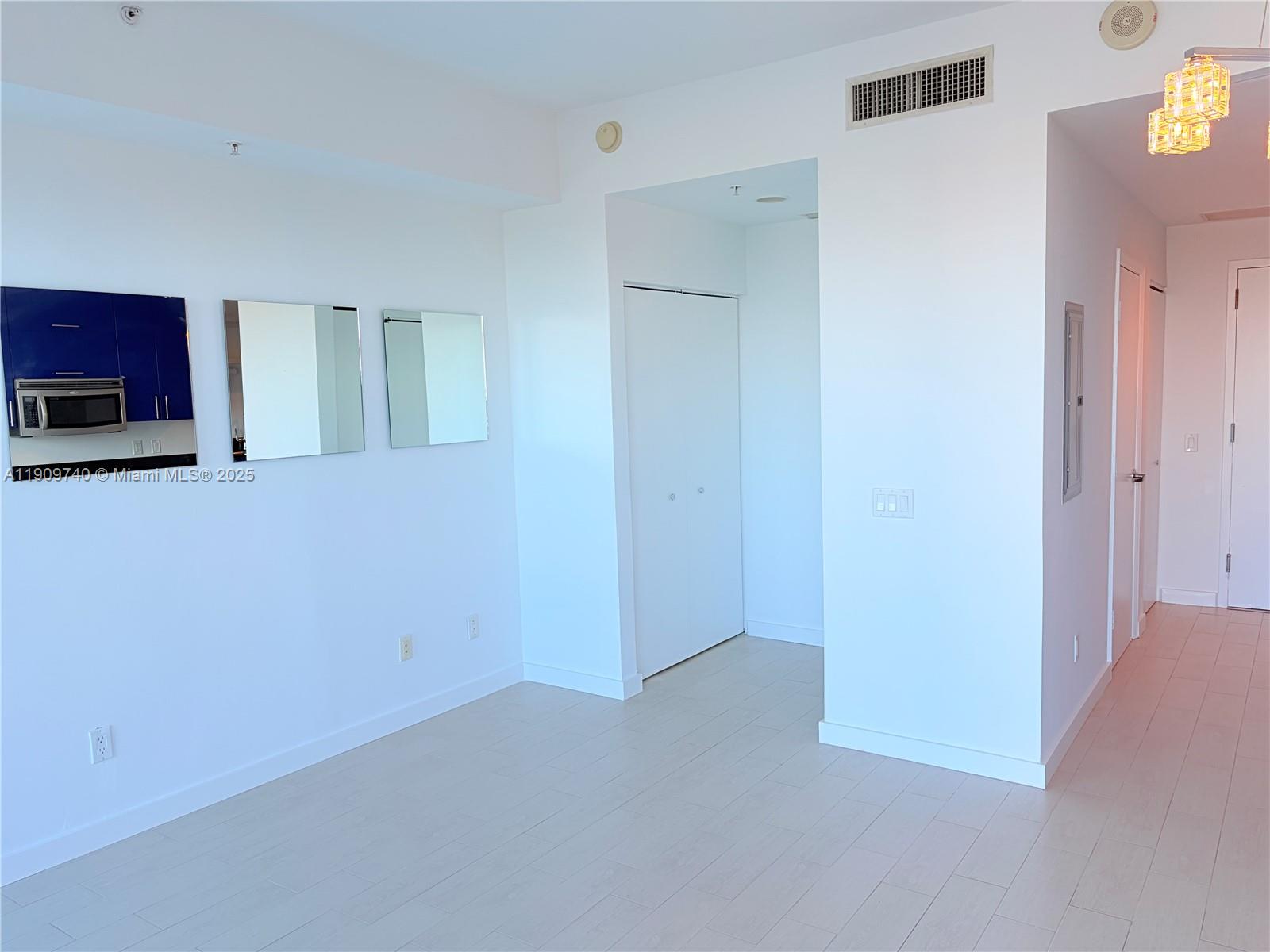 60 SW 13th St #1119, Miami FL 33130