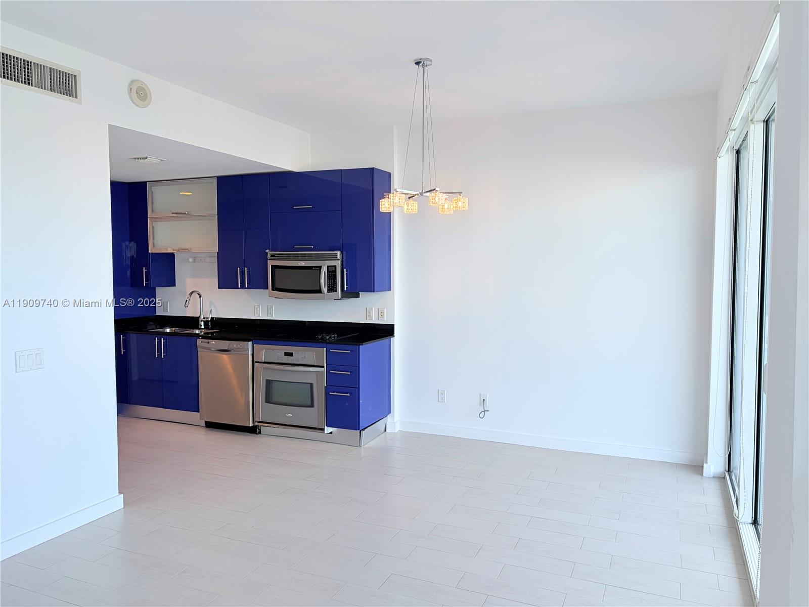 60 SW 13th St #1119, Miami FL 33130