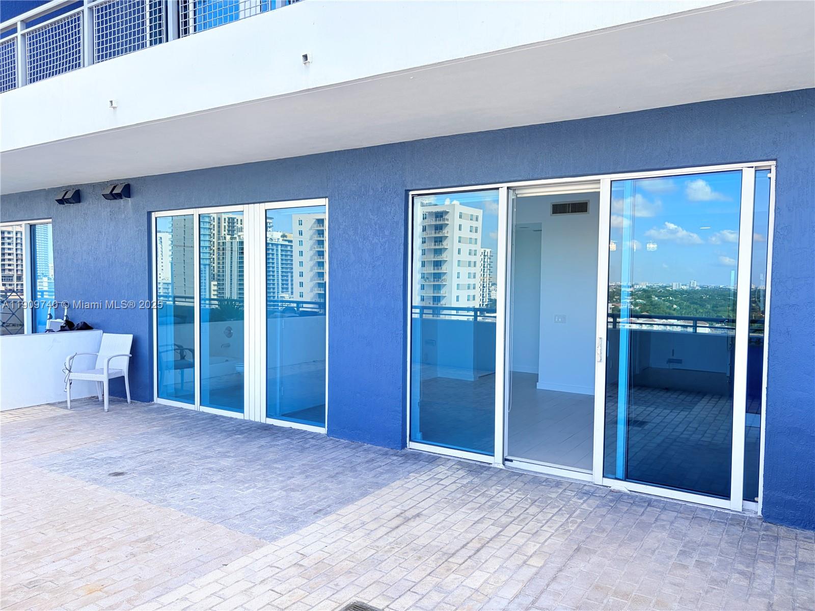 60 SW 13th St #1119, Miami FL 33130
