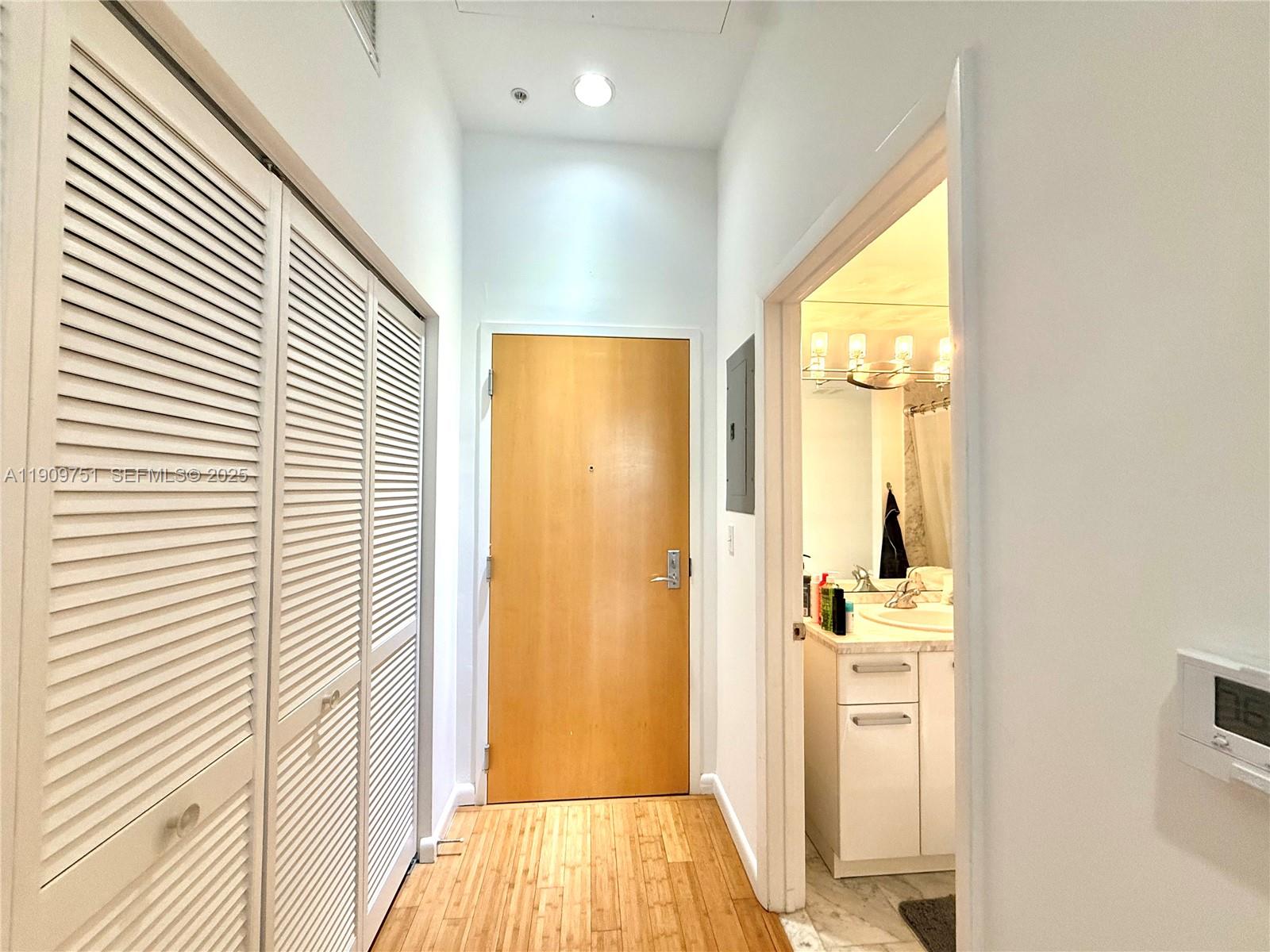 253 NE 2nd St #219, Miami FL 33132