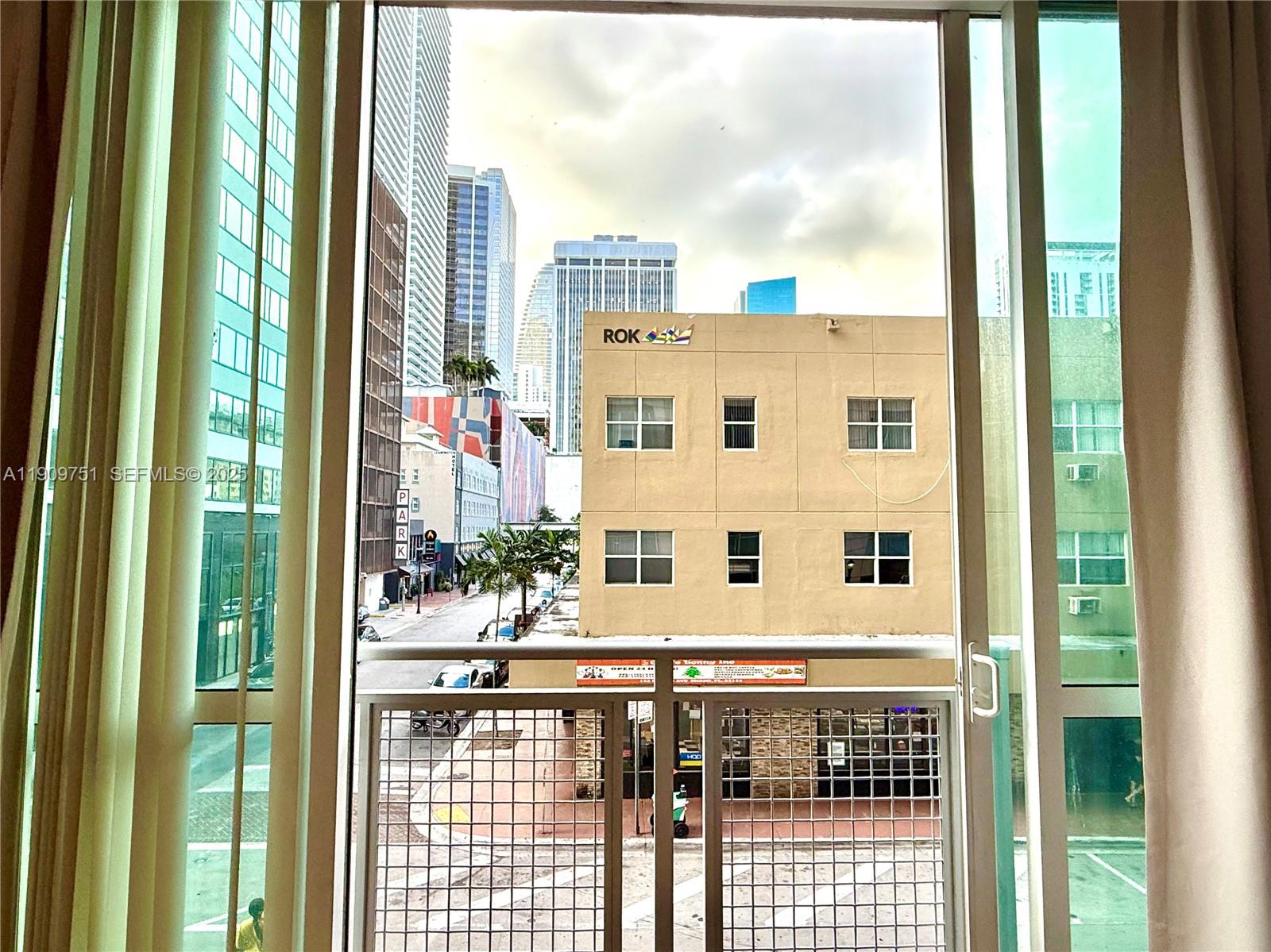 253 NE 2nd St #219, Miami FL 33132
