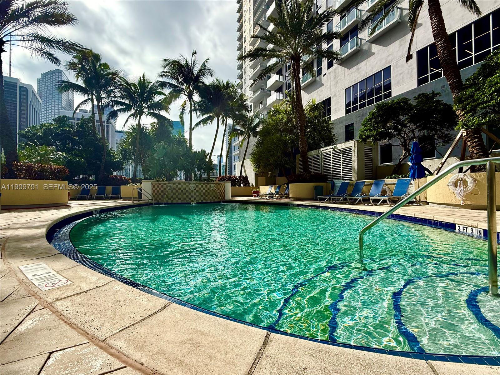 253 NE 2nd St #219, Miami FL 33132