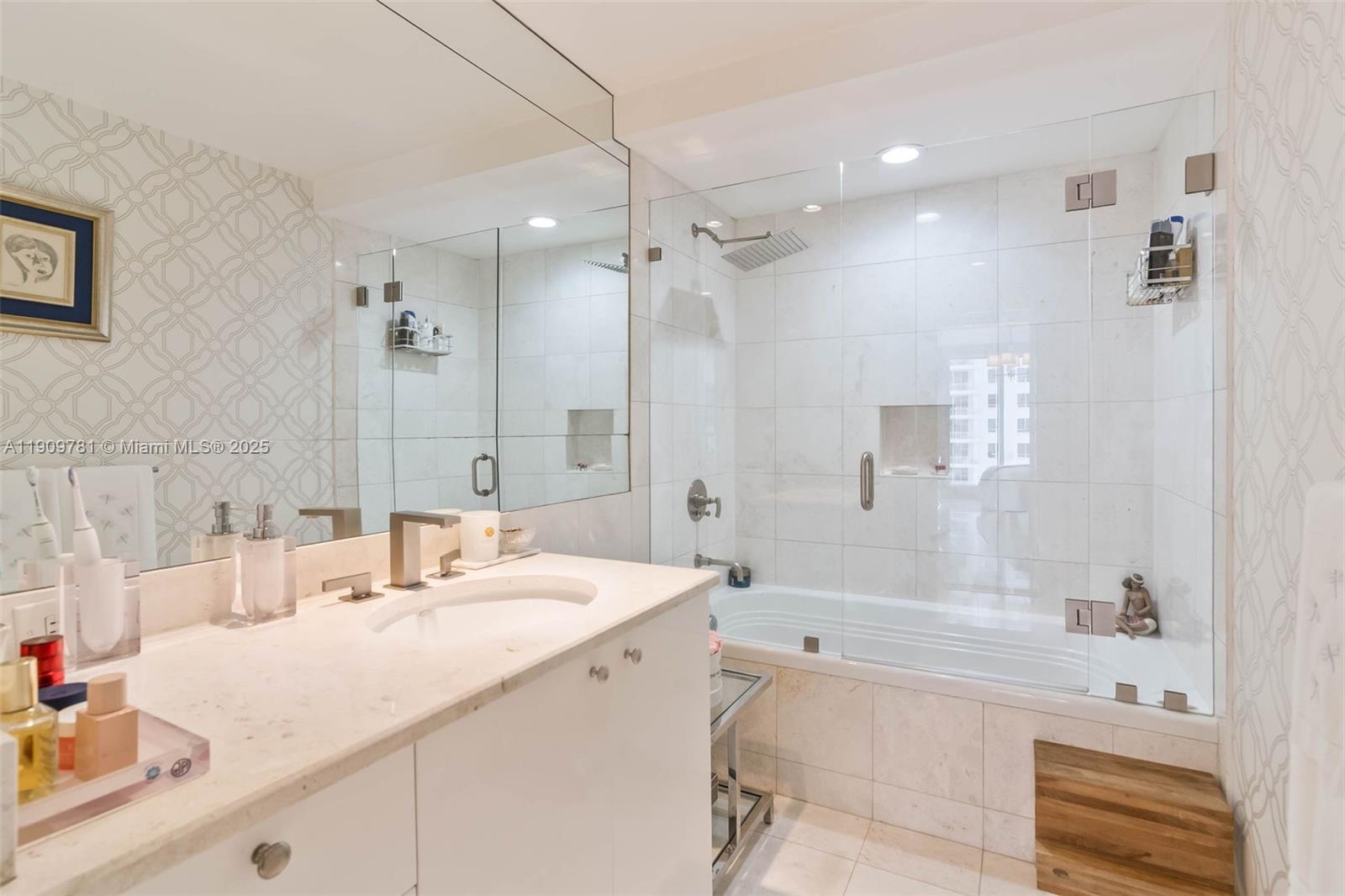901 Brickell Key Blvd #2702, Miami FL 33131