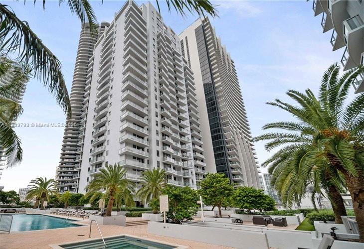 1060 Brickell Ave #1701, Miami FL 33131
