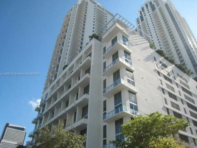1060 Brickell Ave #1701, Miami FL 33131