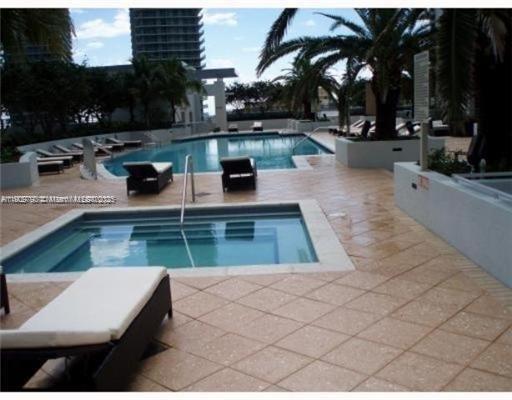 1060 Brickell Ave #1701, Miami FL 33131