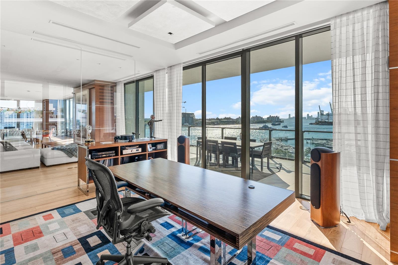 800 S Pointe Dr #704, Miami Beach FL 33139