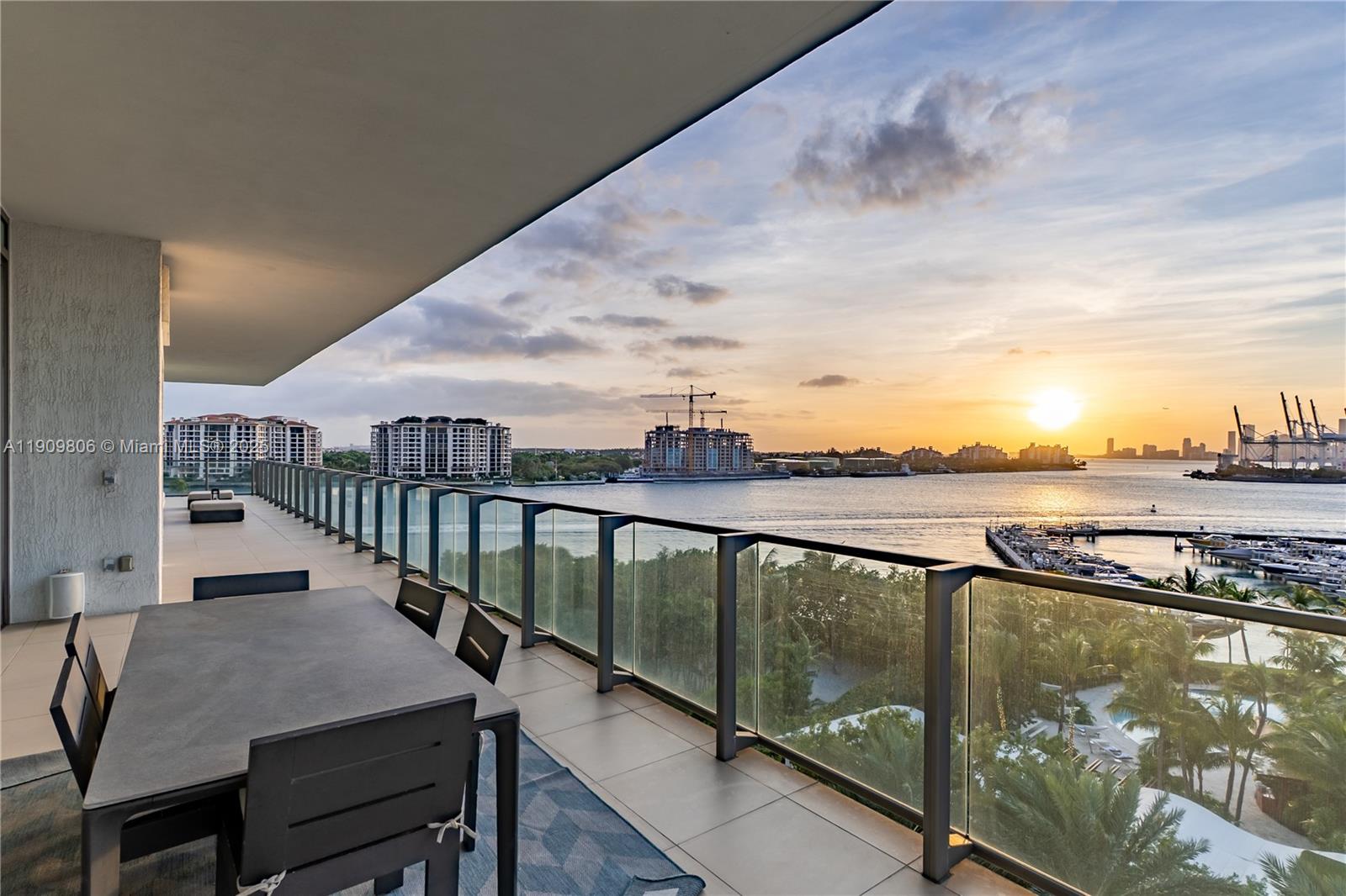 800 S Pointe Dr #704, Miami Beach FL 33139