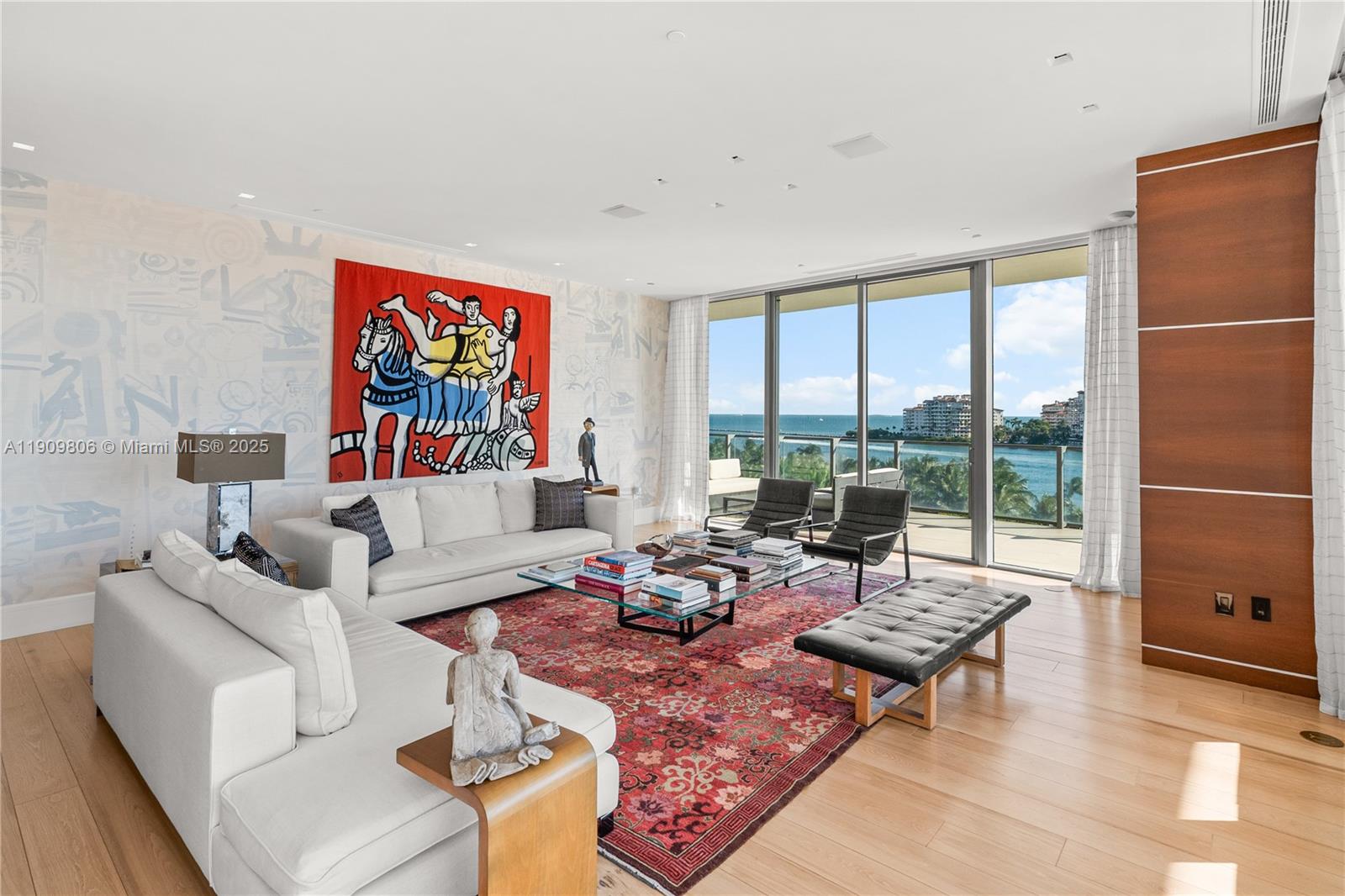 800 S Pointe Dr #704, Miami Beach FL 33139