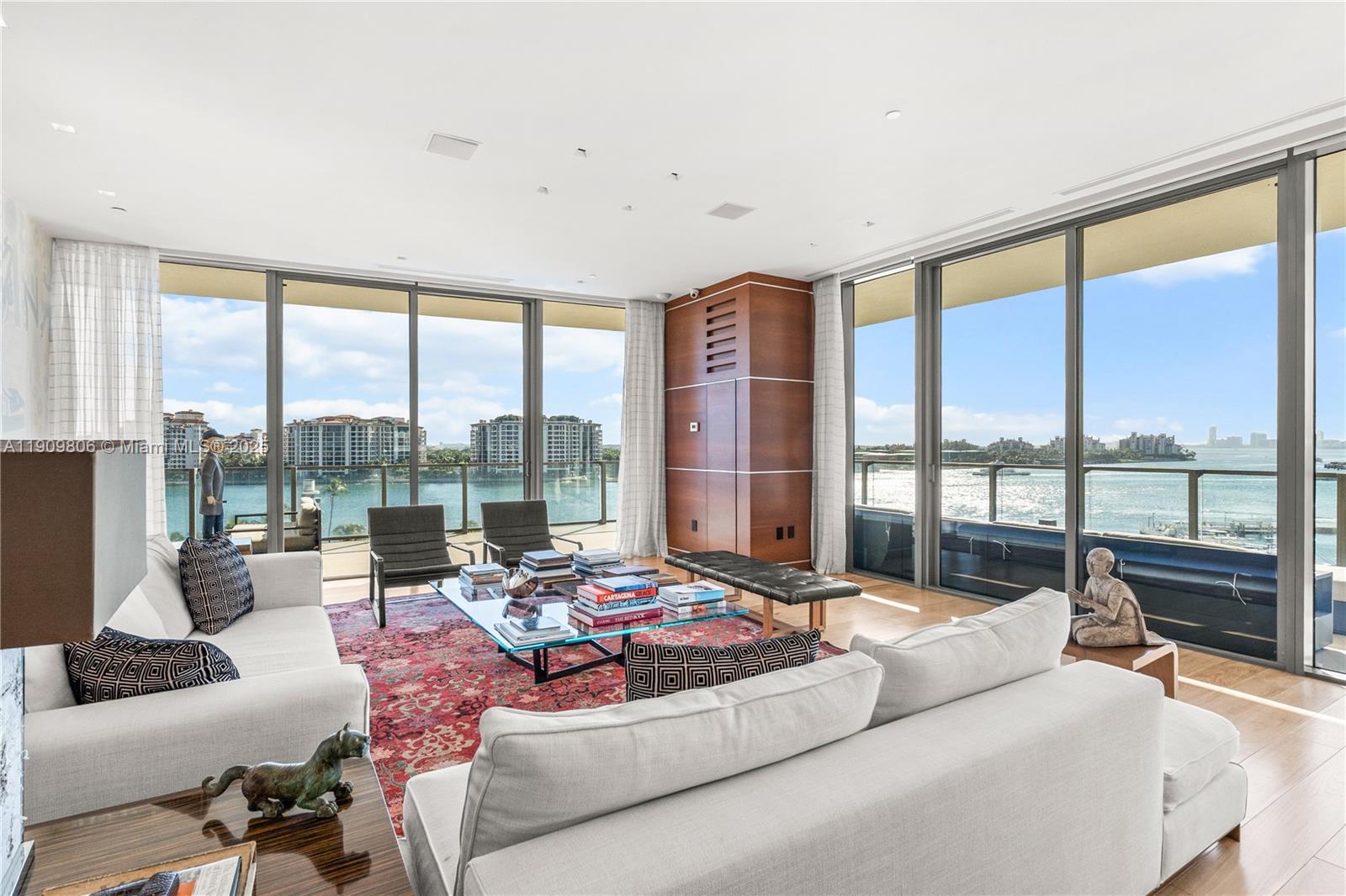 800 S Pointe Dr #704, Miami Beach FL 33139