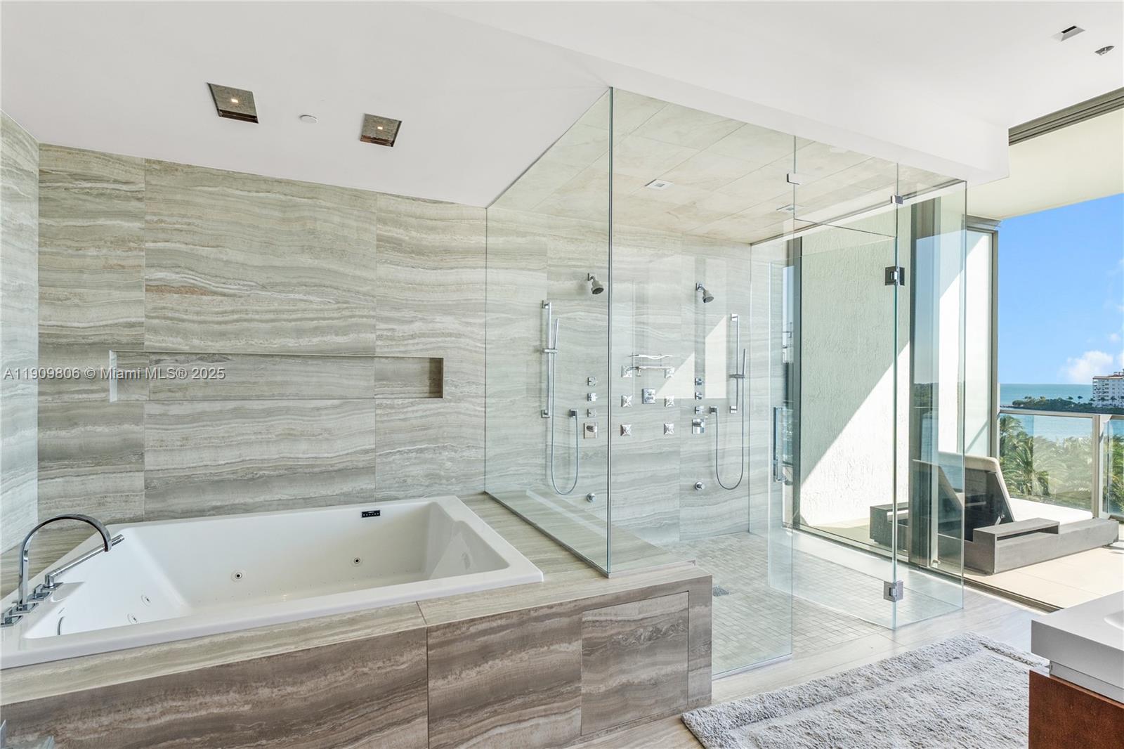 800 S Pointe Dr #704, Miami Beach FL 33139