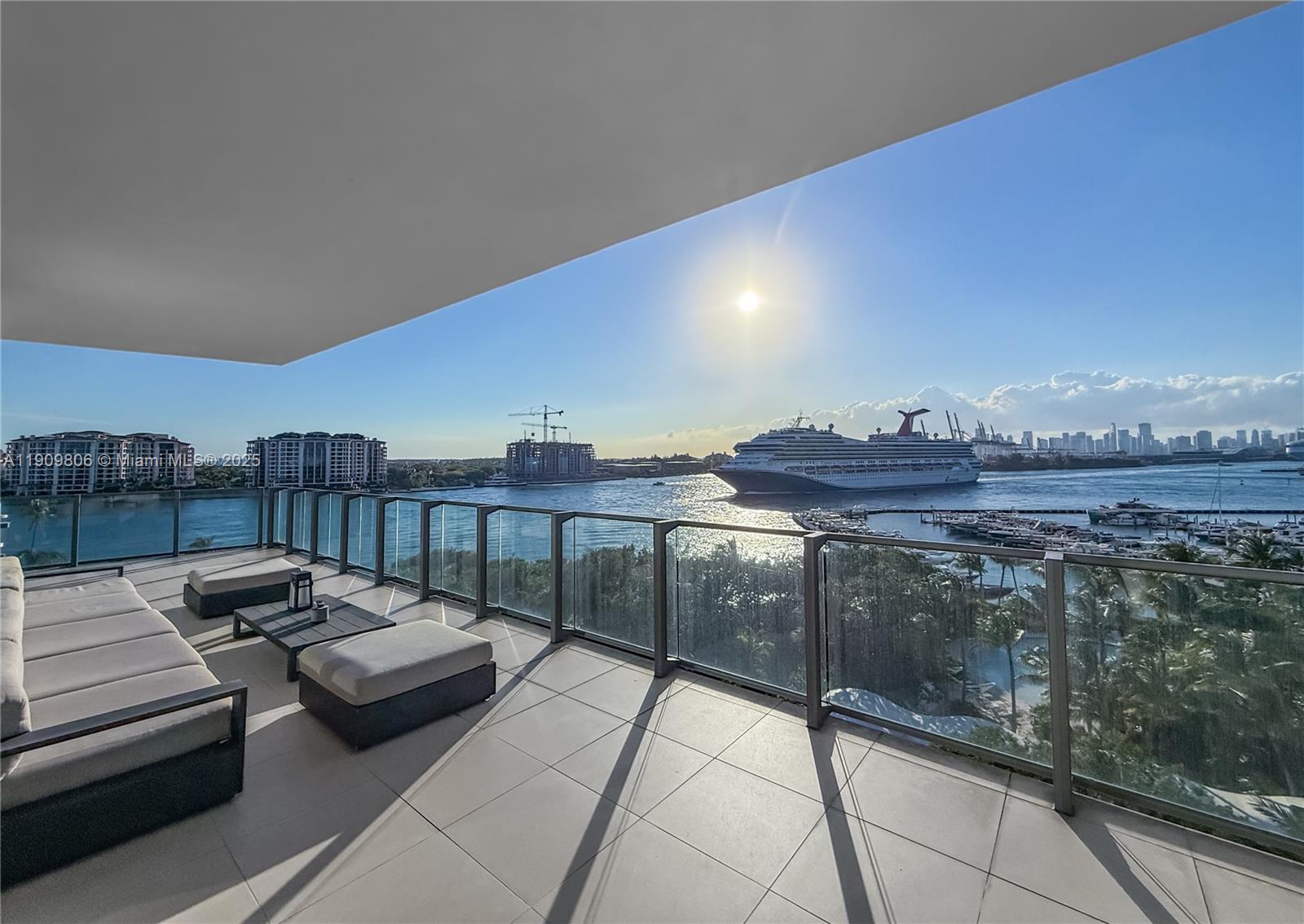 800 S Pointe Dr #704, Miami Beach FL 33139