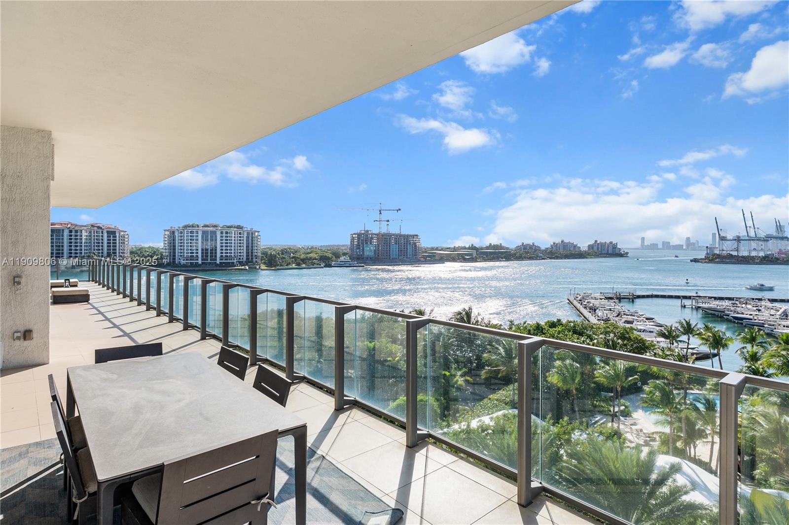800 S Pointe Dr #704, Miami Beach FL 33139