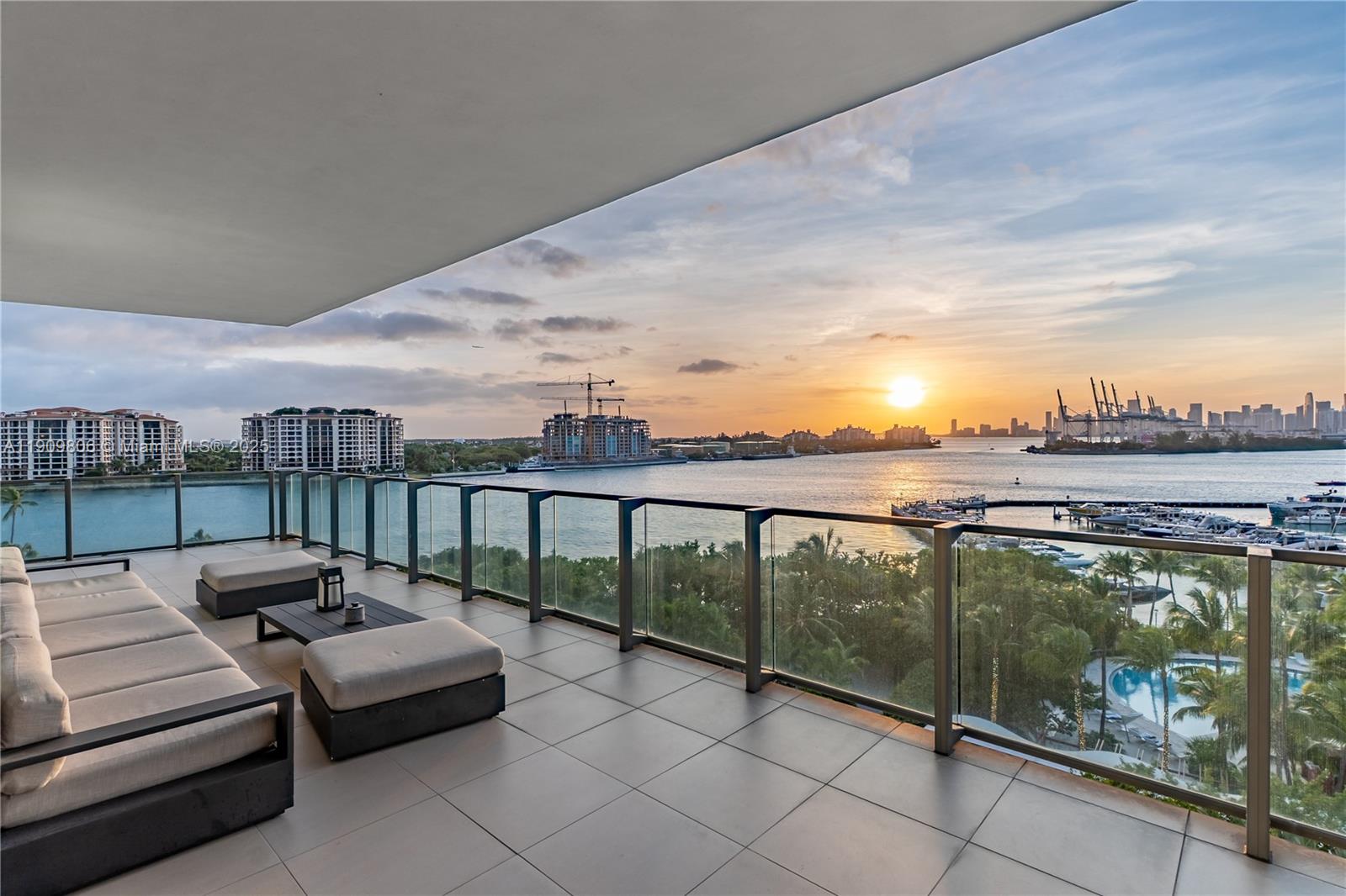 800 S Pointe Dr #704, Miami Beach FL 33139